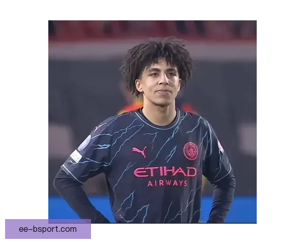 曼城官方宣布与年轻后卫刘易斯续约五年 共建未来蓝月亮防线