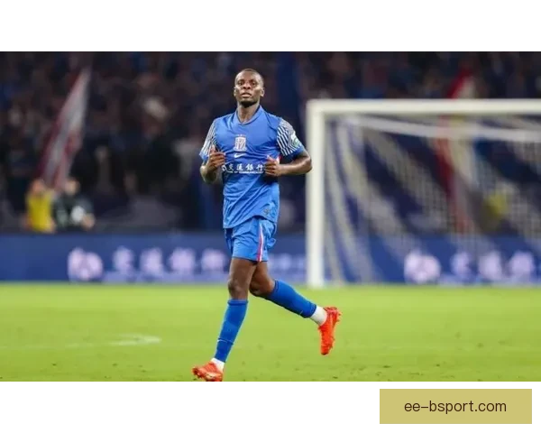 阿马杜申花防守大闸引领球队稳固防线提升整体竞争力