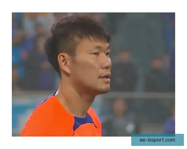 李源一中场拼抢积极展现强大竞争力为球队带来重要支援 李源一中场拼抢积极展现强大竞争力为球队带来重要支援